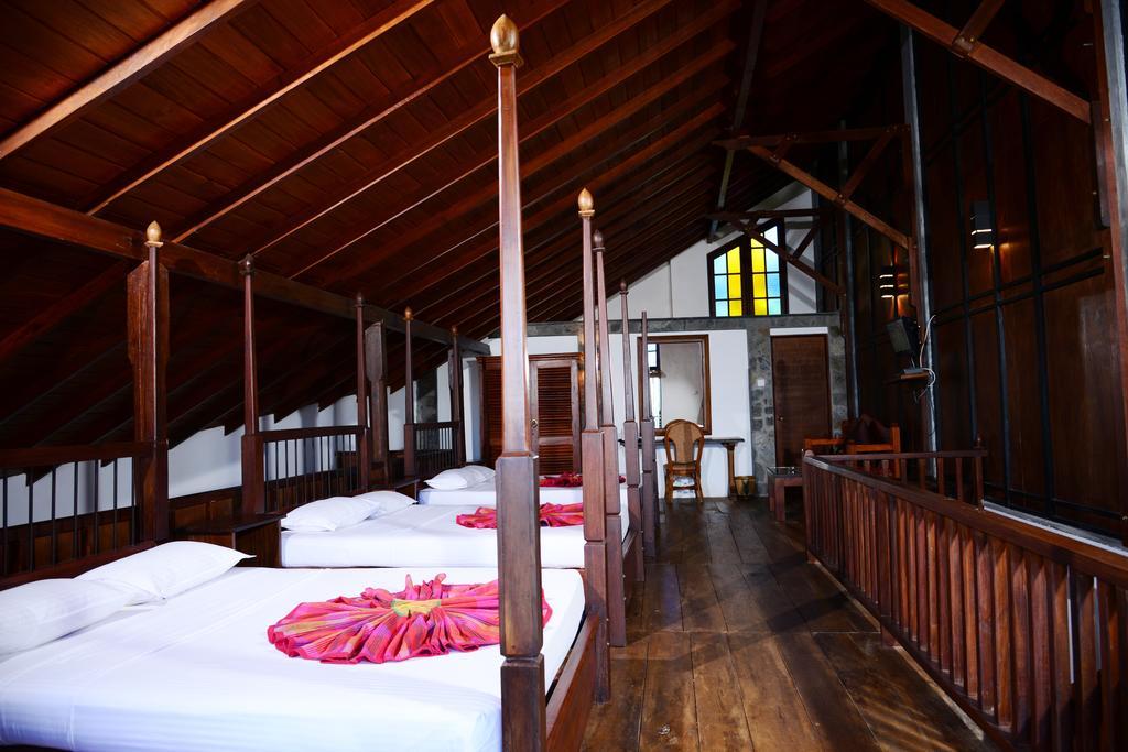 Mount Royal Hotel Kandy Room photo